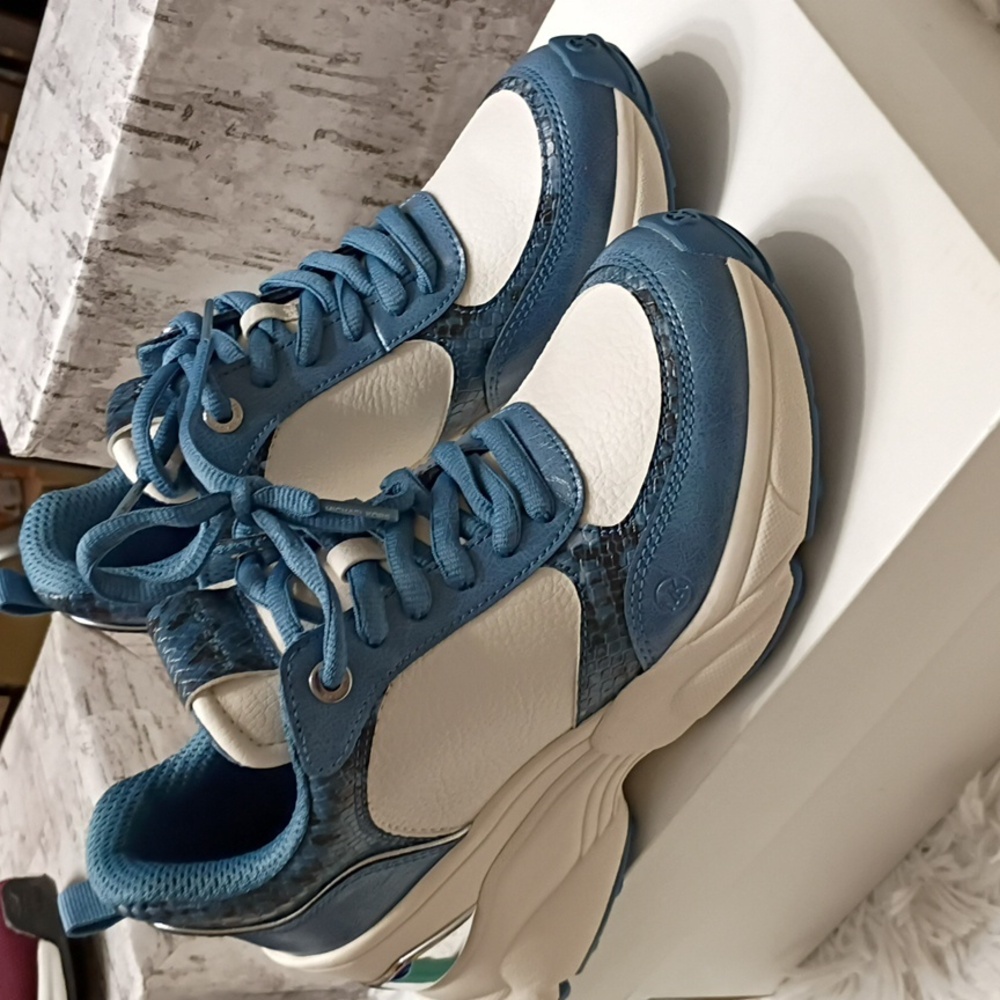 New Michael Kors Katrina Cornflower Blue Snake Print & Silver Accent Sneakers 6M